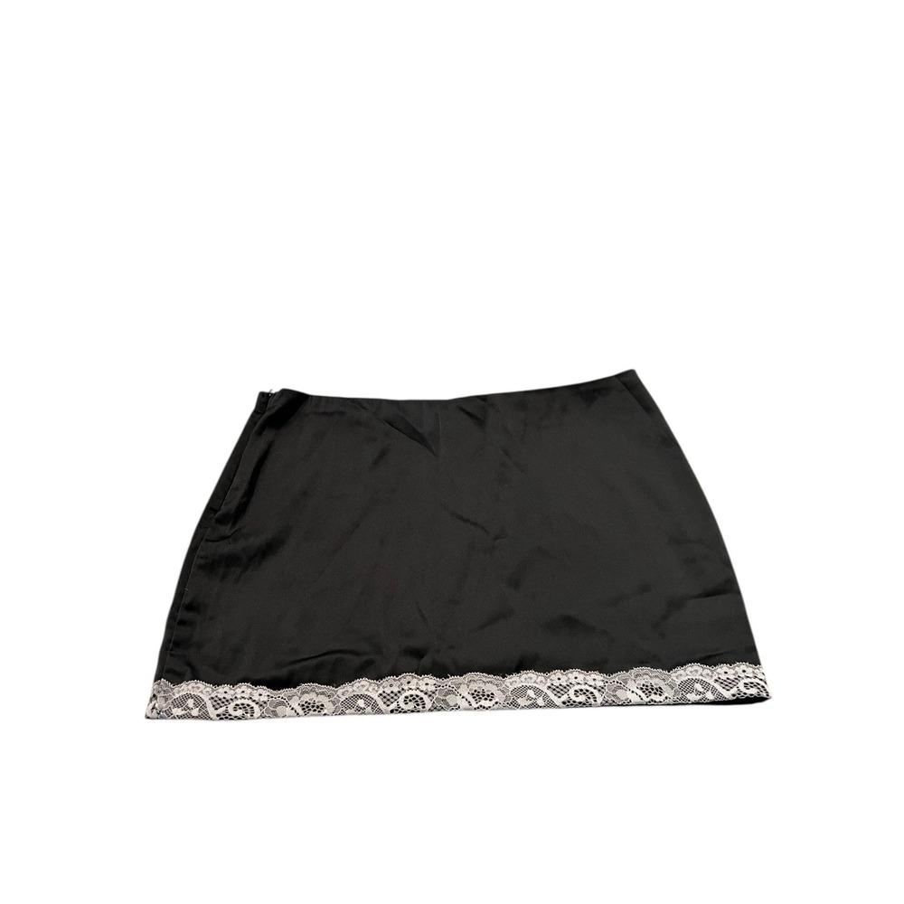 EDIKTED Women's‎ Size MEDIUM Freya Black Satin Lace Trim Mini Skirt - Picture 3 of 4